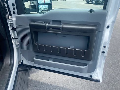 Used 2014 Ford F550 4x4 Regular Cab Super Duty image 22