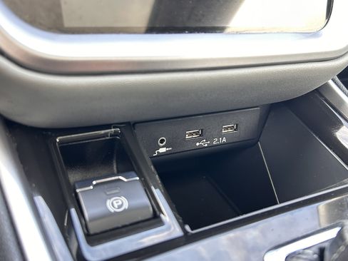 Certified 2022 Subaru Outback Premium image 14