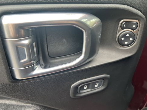 Used 2021 Jeep Wrangler Unlimited Rubicon w/ Safety Group image 25