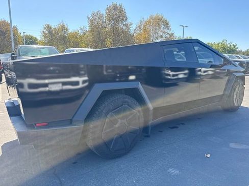 Used 2024 Tesla Cybertruck AWD Crew Cab image 3