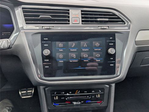 Used 2023 Volkswagen Tiguan SE R-Line AWD/4WD image 27