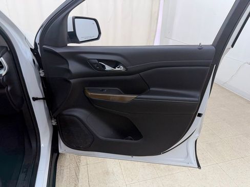 Used 2019 GMC Acadia SLE w/ Driver Alert Package I FWD image 10