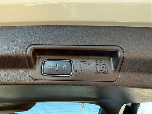 Used 2024 Ford Explorer King Ranch w/ Technology Package image 13