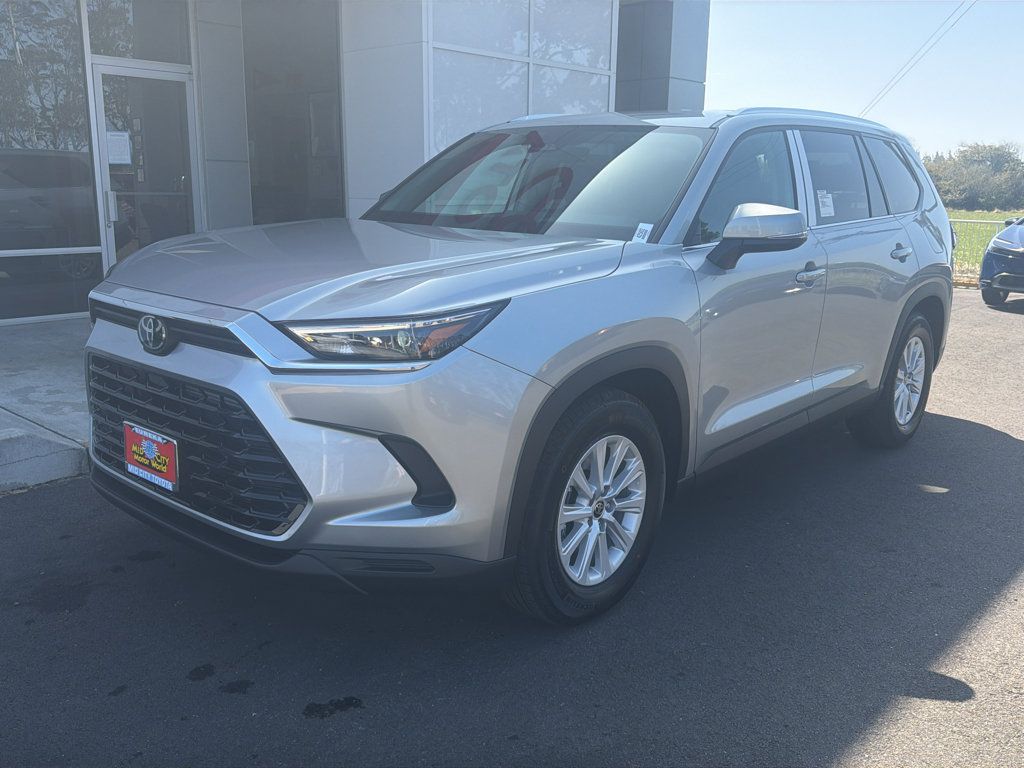 New 2026 Toyota Grand Highlander XLE FWD image 3