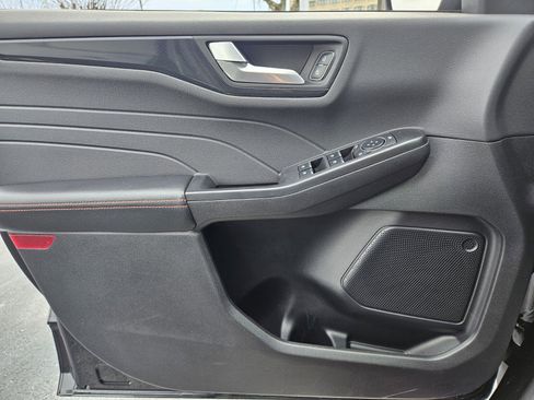 Used 2025 Ford Escape ST-Line image 30