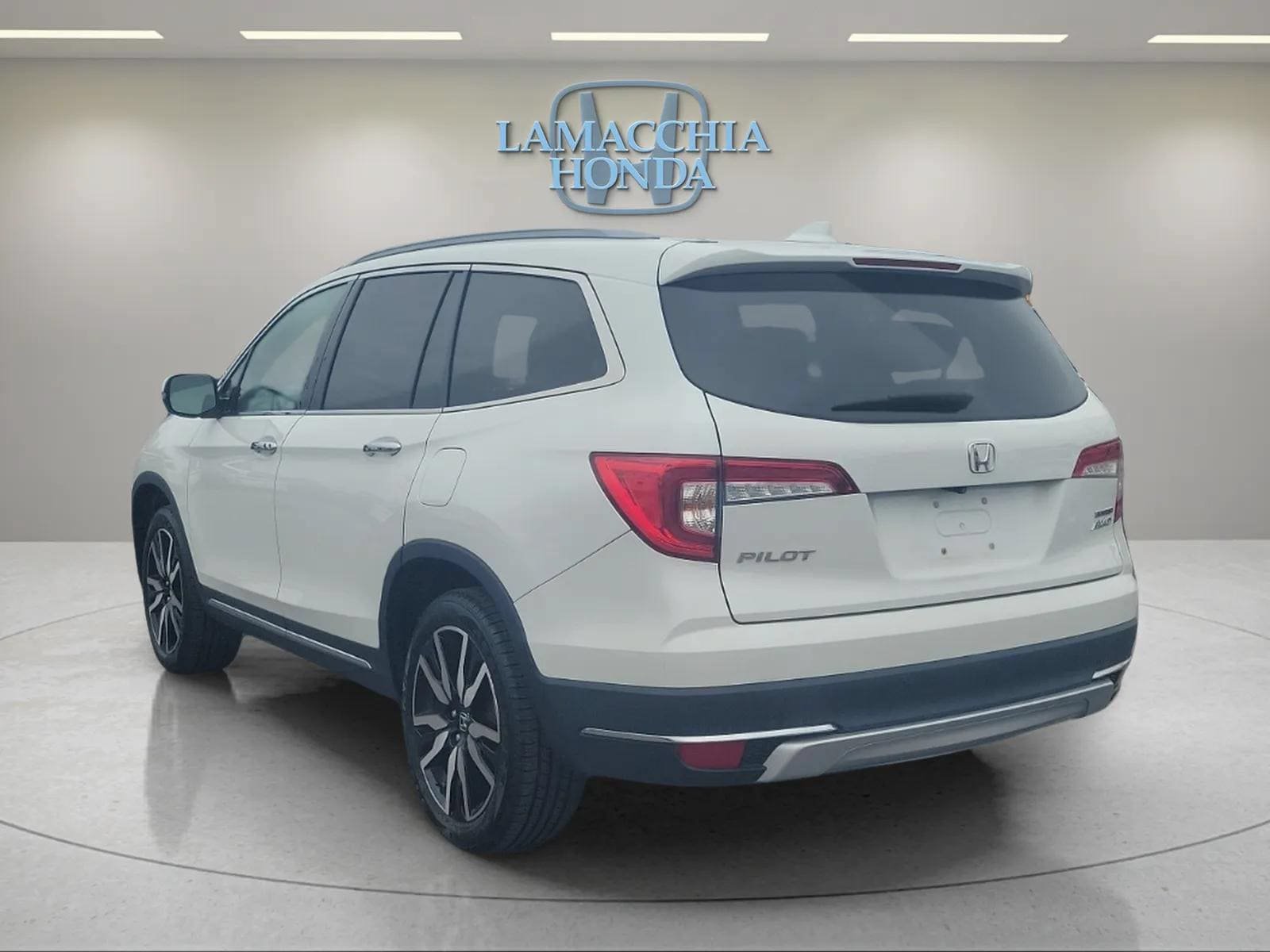 Used 2021 Honda Pilot Touring image 3