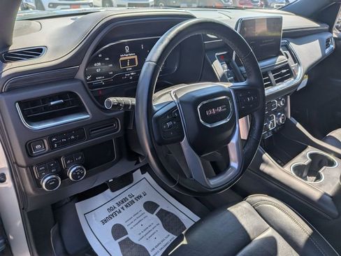Used 2024 GMC Yukon SLT AWD/4WD image 17