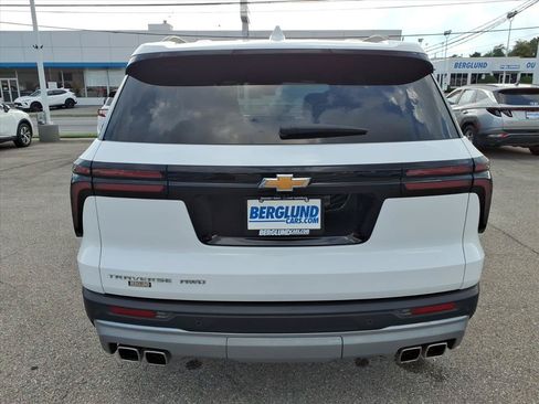 Used 2025 Chevrolet Traverse LT AWD/4WD image 5