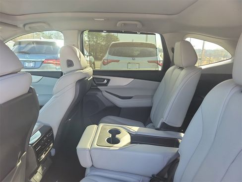 Certified 2023 Acura MDX SH-AWD w/ Technology Package image 13