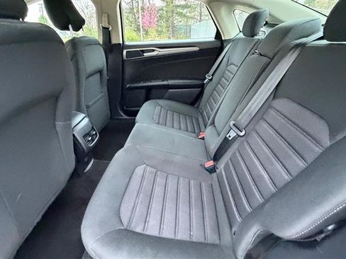 Used 2020 Ford Fusion SE FWD image 13