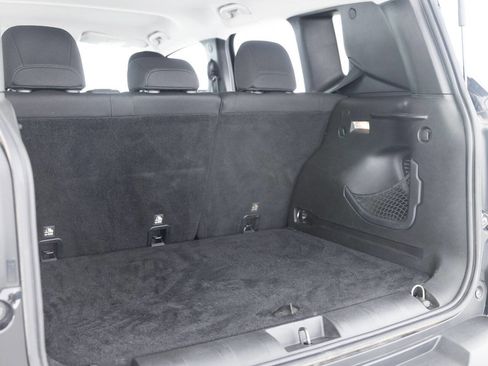 Used 2016 Jeep Renegade Latitude FWD image 39