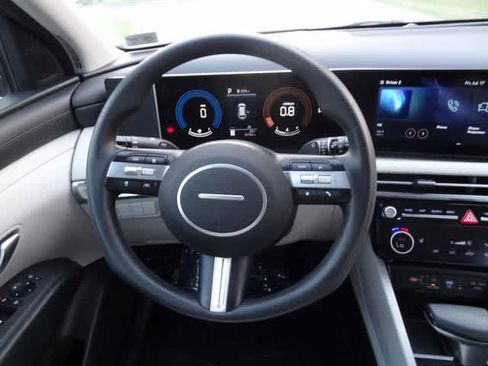 Used 2025 Hyundai Tucson SEL FWD image 13