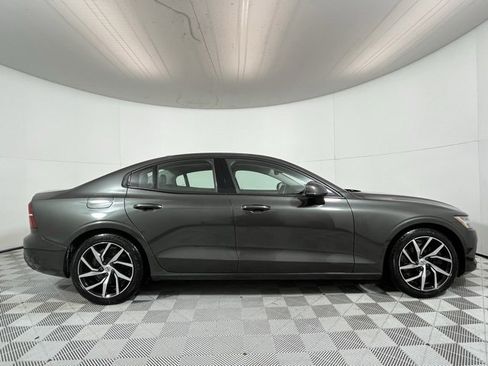 Used 2019 Volvo S60 T6 Momentum w/ Multimedia Package image 8
