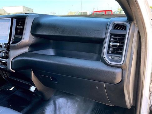 Used 2025 RAM 2500 Tradesman w/ Chrome Appearance Group AWD/4WD image 17