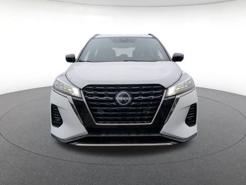 Used 2023 Nissan Kicks SR FWD image 9