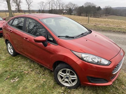 Used 2018 Ford Fiesta SE image 6