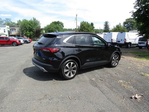 Used 2025 Ford Escape Platinum AWD/4WD image 27