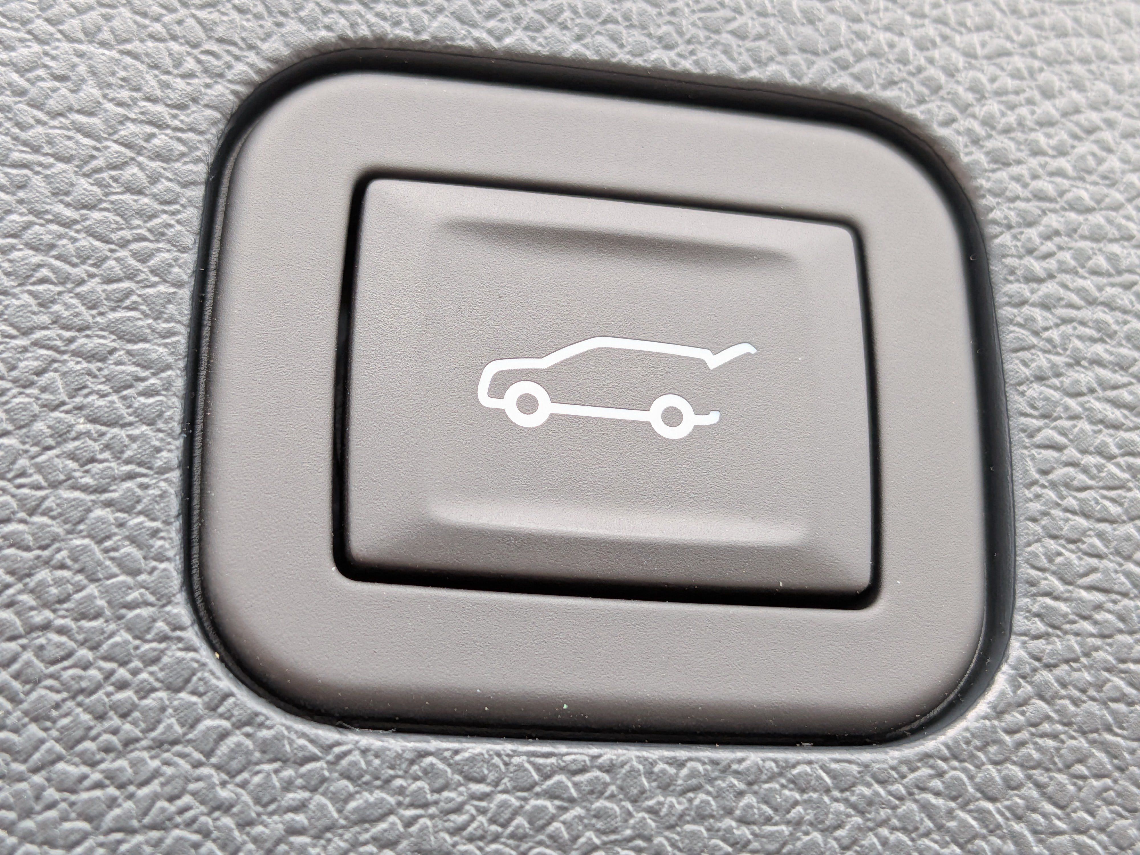 New 2027 GMC Terrain Elevation w/ Elevation Premium Package FWD image 18