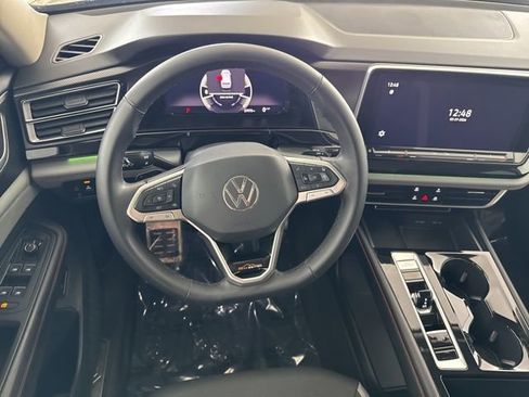 Used 2024 Volkswagen Atlas Peak Edition SE image 23