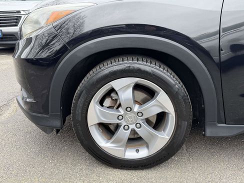 Used 2018 Honda HR-V LX image 7