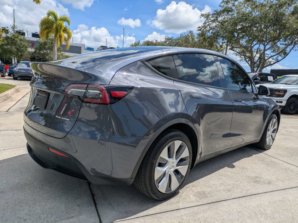 Used 2023 Tesla Model Y Long Range AWD/4WD image 7