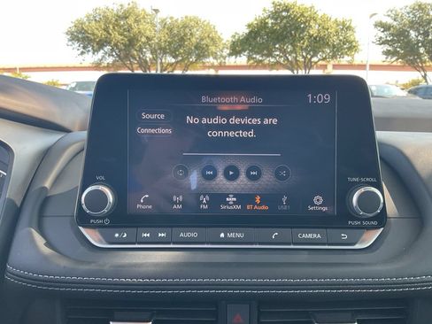 Used 2023 Nissan Rogue SV FWD image 31
