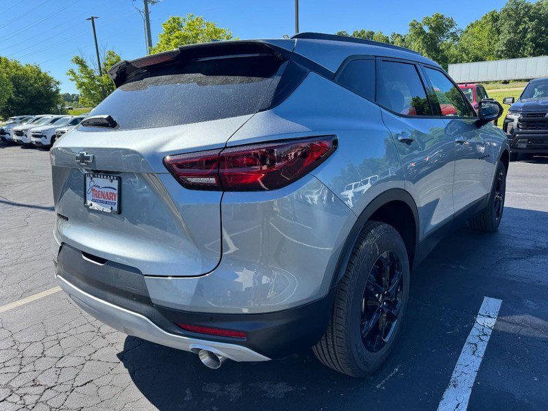 New 2026 Chevrolet Blazer LT w/ Midnight/Sport Edition FWD image 3