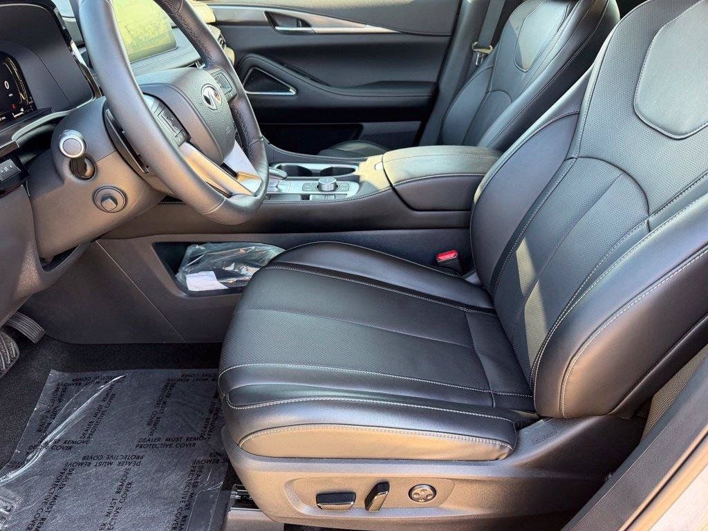 Used 2026 INFINITI QX60 Luxe w/ Cargo Package FWD image 10