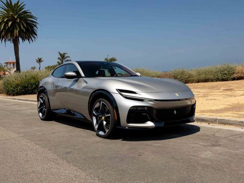 Certified 2025 Ferrari Purosangue image 30