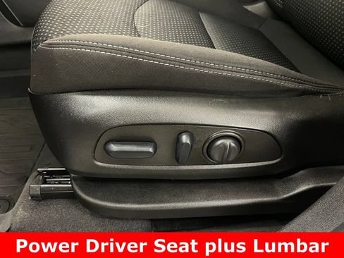 Certified 2022 GMC Terrain SLE w/ Driver Convenience Package FWD image 10
