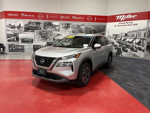 Used 2023 Nissan Rogue SV AWD/4WD image 7