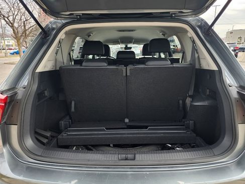 Used 2018 Volkswagen Tiguan SE image 12