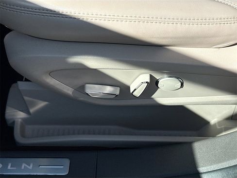 Used 2021 Lincoln Nautilus Reserve w/ Cargo Utility Package image 18