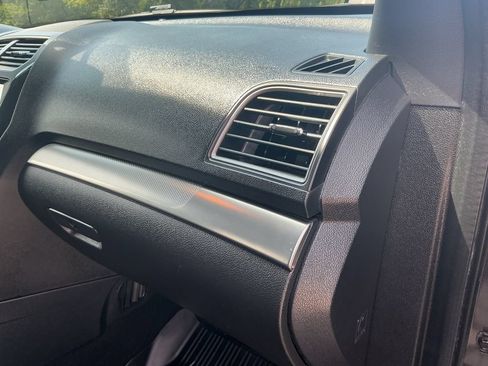 Used 2019 Ford Explorer XLT w/ Equipment Group 202A AWD/4WD image 22