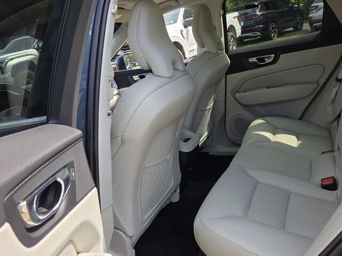 Used 2019 Volvo XC60 T6 Momentum w/ Premium Package AWD/4WD image 8