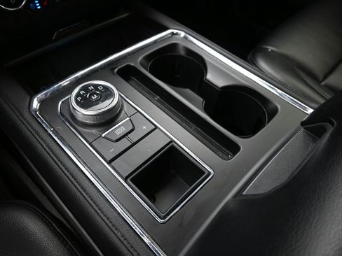 Used 2021 Ford Expedition XLT image 32