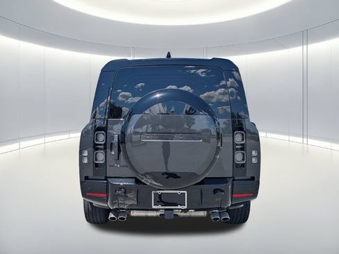 Used 2024 Land Rover Defender 130 V8 AWD/4WD image 5