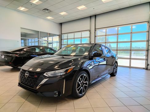 Used 2024 Nissan Sentra SR FWD image 19