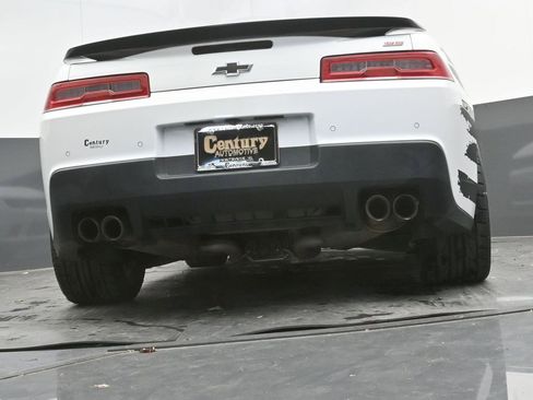 Used 2014 Chevrolet Camaro SS w/ SS Performance Package image 28