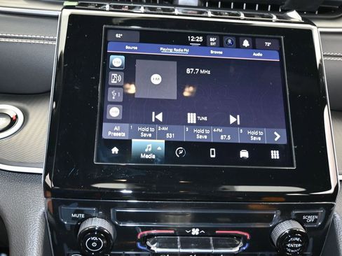 Used 2024 Jeep Grand Cherokee L Laredo image 23