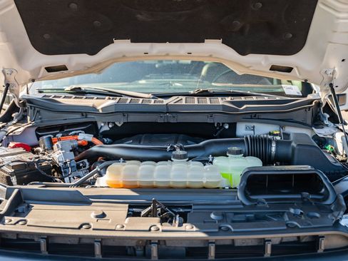 Certified 2022 Ford F150 Lariat w/ Equipment Group 502A High image 23