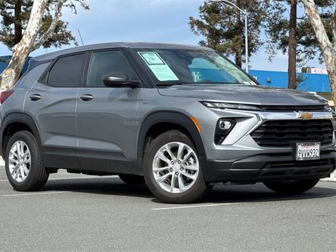 Used 2026 Chevrolet TrailBlazer LS w/ LS Convenience Package image 2