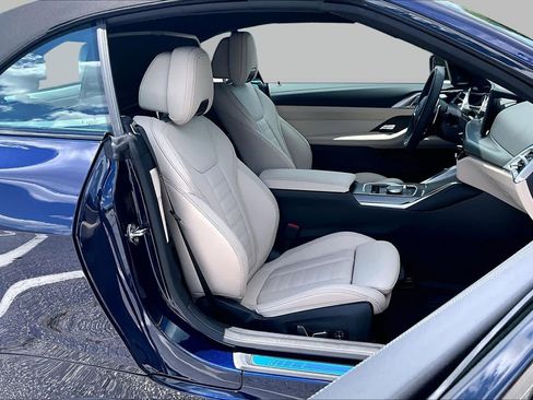 Used 2026 BMW M440i Convertible w/ Premium Package RWD image 9