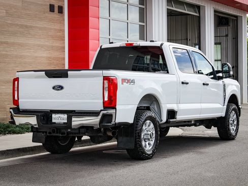 Used 2024 Ford F250 XLT w/ FX4 Off-Road Package AWD/4WD image 3
