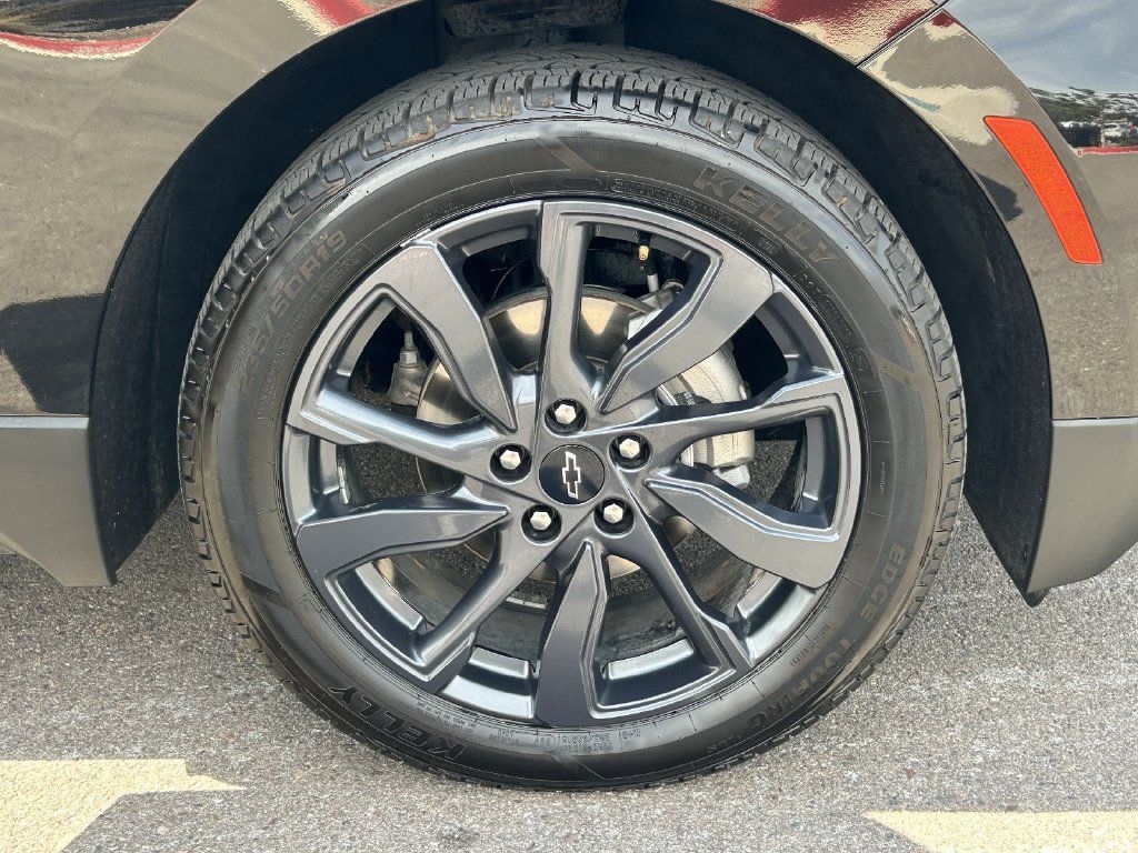 Used 2022 Chevrolet Equinox RS w/ RS Leather Package FWD image 9