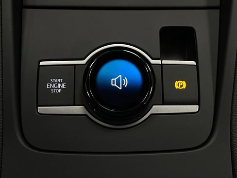 New 2025 Volkswagen Tiguan SE image 22