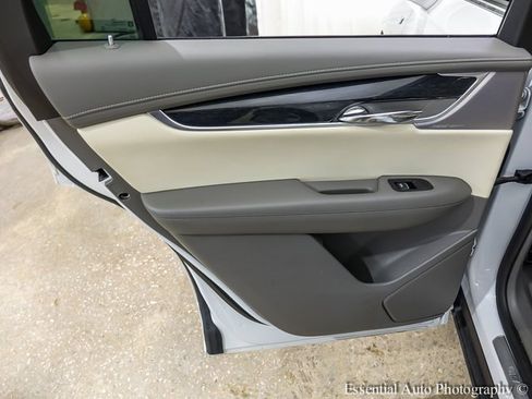 Used 2020 Cadillac XT6 Premium Luxury image 22