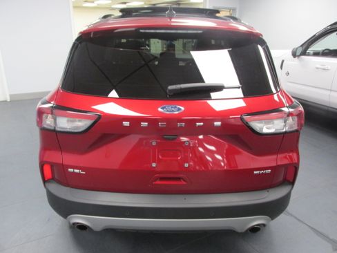Used 2022 Ford Escape SEL w/ Technology Package image 5