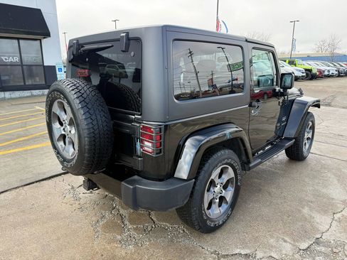 Used 2017 Jeep Wrangler Sahara w/ Connectivity Group image 14