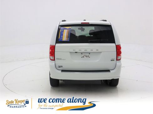 Used 2016 Dodge Grand Caravan SXT w/ UConnect Hands-Free Group image 6